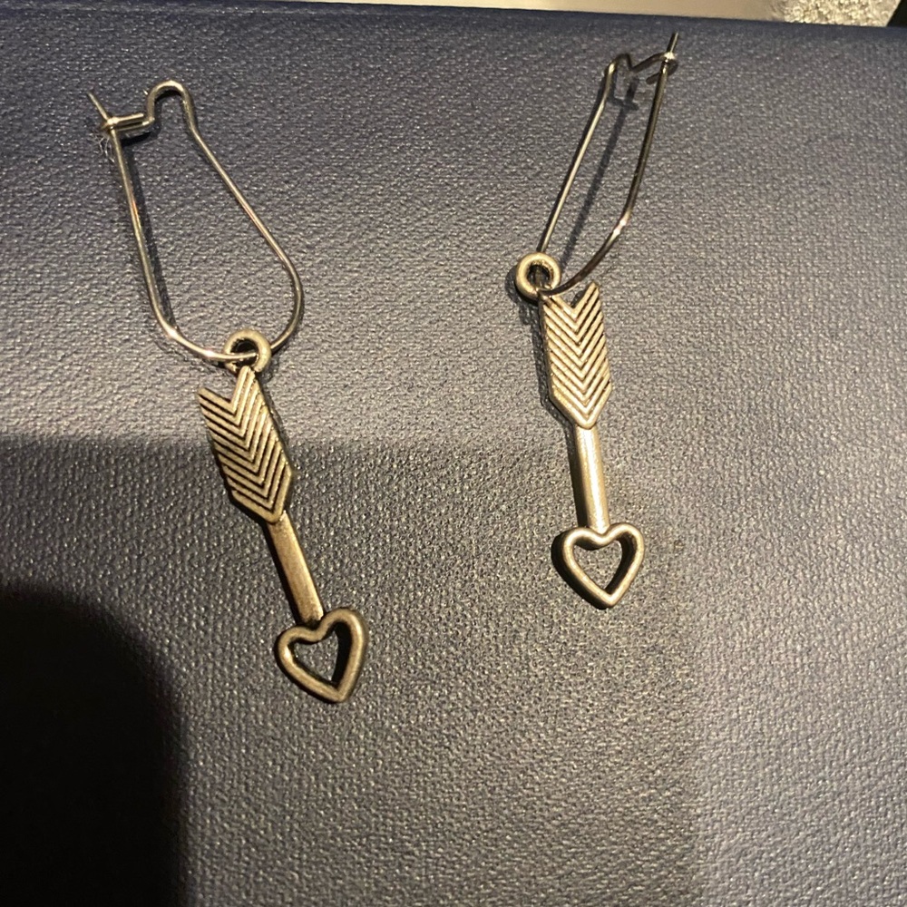 Heart arrow earrings